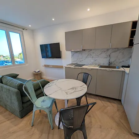 Apartamento New Vega Renovation, Climatise, Parking & Piscine Centre Vue Carre Et Port Antibes