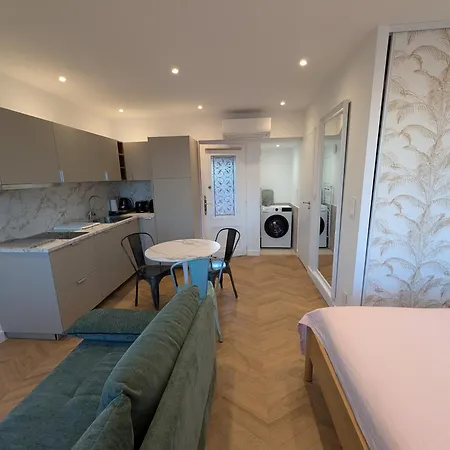 Apartamento New Vega Renovation, Climatise, Parking & Piscine Centre Vue Carre Et Port *