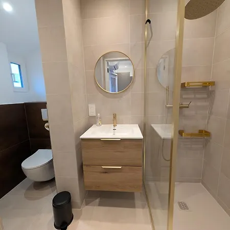 Apartamento New Vega Renovation, Climatise, Parking & Piscine Centre Vue Carre Et Port *